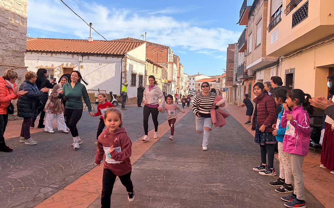 Día de la Paz y la No Violencia en Nonaspe solidaria con Aspanoa y I Carrera en Memoria de Álex. / Alba Zurita