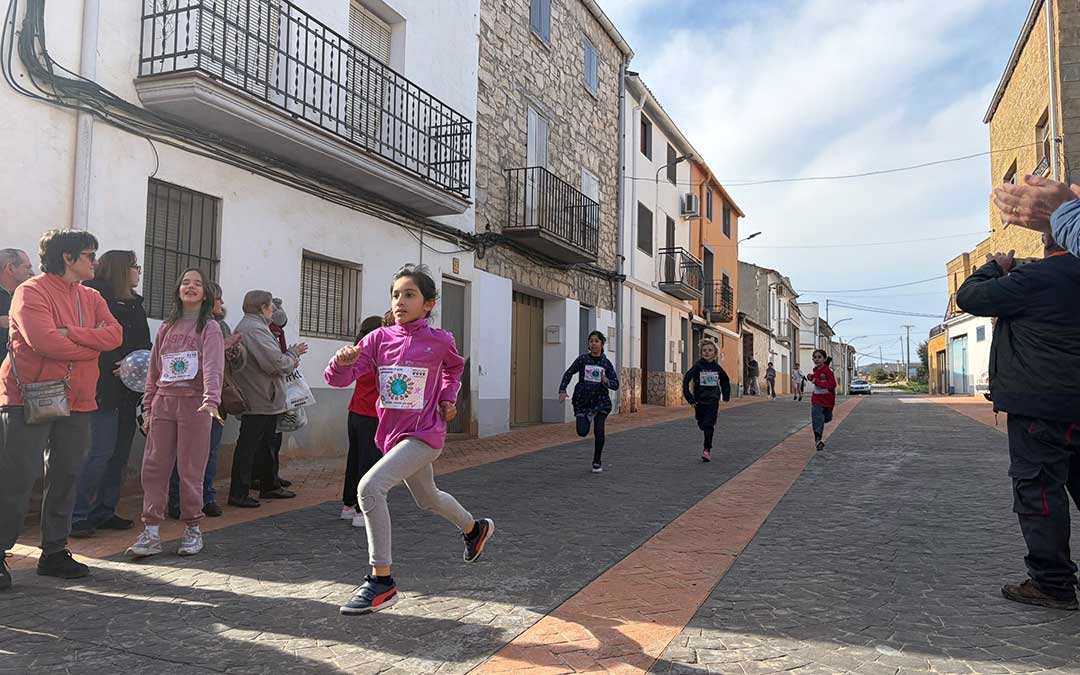 Día de la Paz y la No Violencia en Nonaspe solidaria con Aspanoa y I Carrera en Memoria de Álex. / Alba Zurita