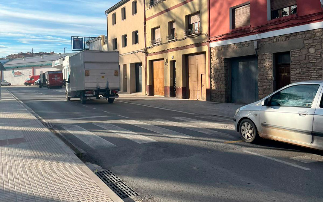 Uno de los pasos de cebra elevados en los que se tendrá que actuar./ M.I.