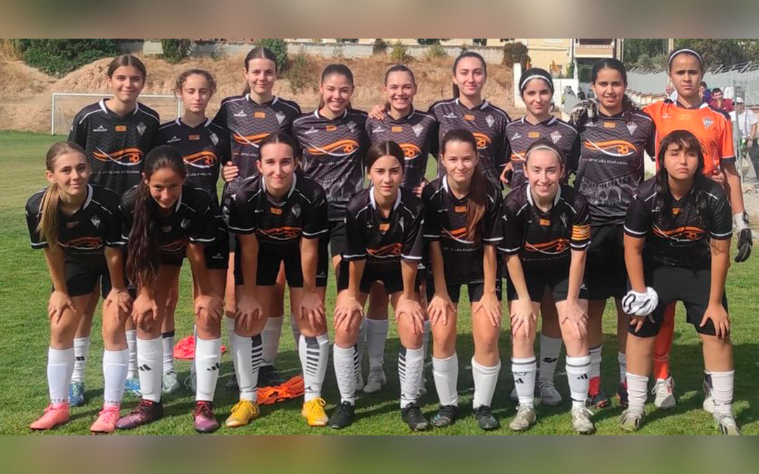 Imagen de la plantilla de equipo femenino./ ALCAÑIZ C.F.