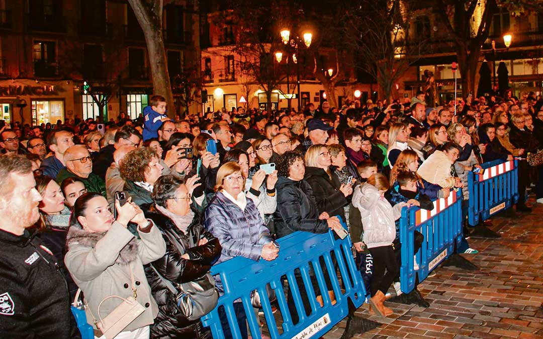 La plaza del Justicia se llenó de zaragozanos / B. Severino