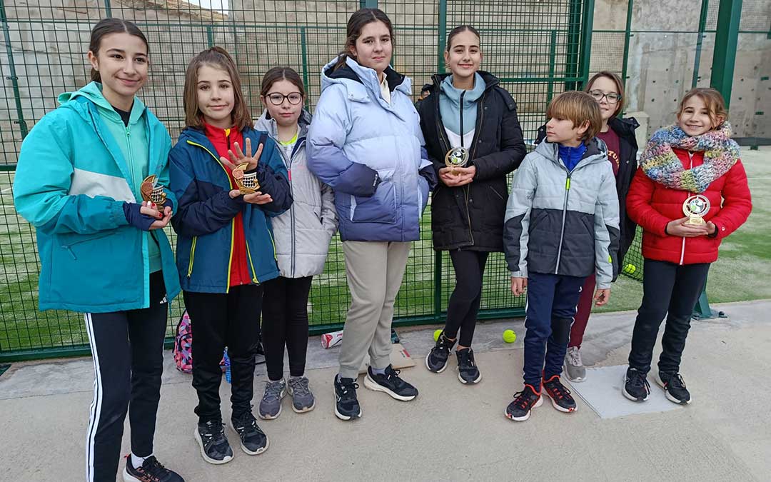 Torneo de Pádel de Reyes para estrenar la pista de Vinaceite. / María Pilar Ortiz de Guzmán