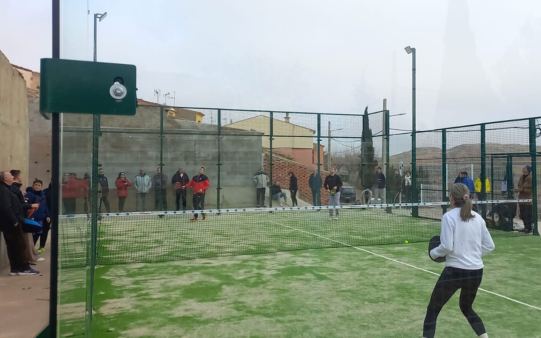 Torneo de Pádel de Reyes para estrenar la pista de Vinaceite. / Rodrigo Segundo