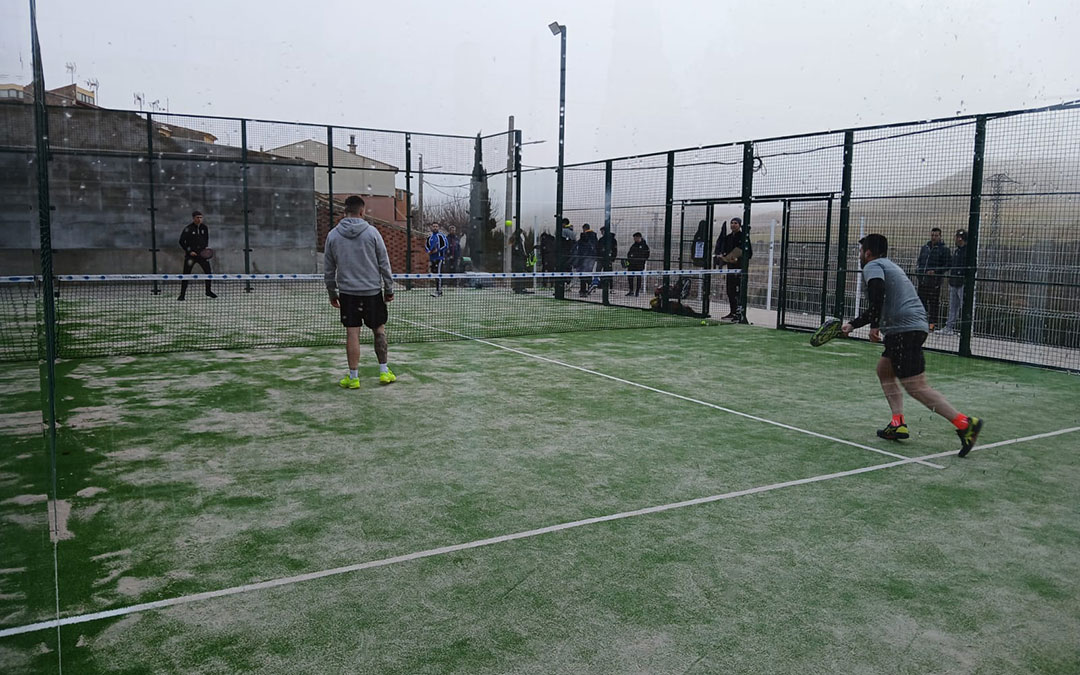Torneo de Pádel de Reyes para estrenar la pista de Vinaceite. / Raúl Ortiz de Guzmán