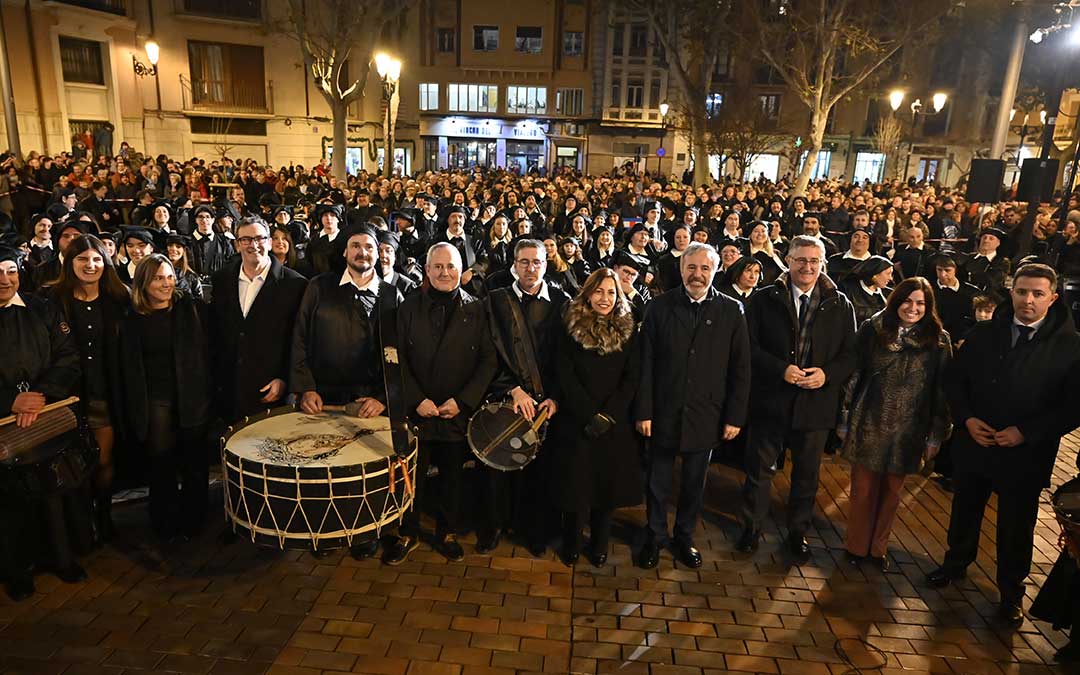 La Puebla de Híjar recrea el romper la hora y el Cese del toque en Zaragoza en la presentación de la Tamborada Nacional 2026. / Pablo Ibáñez- Ayto. La Puebla