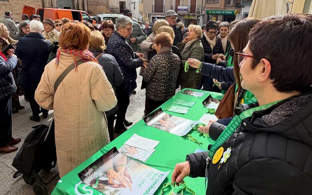 Día Mundial contra el Cáncer en Albalate del Arzobispo. / AECC-Ayto