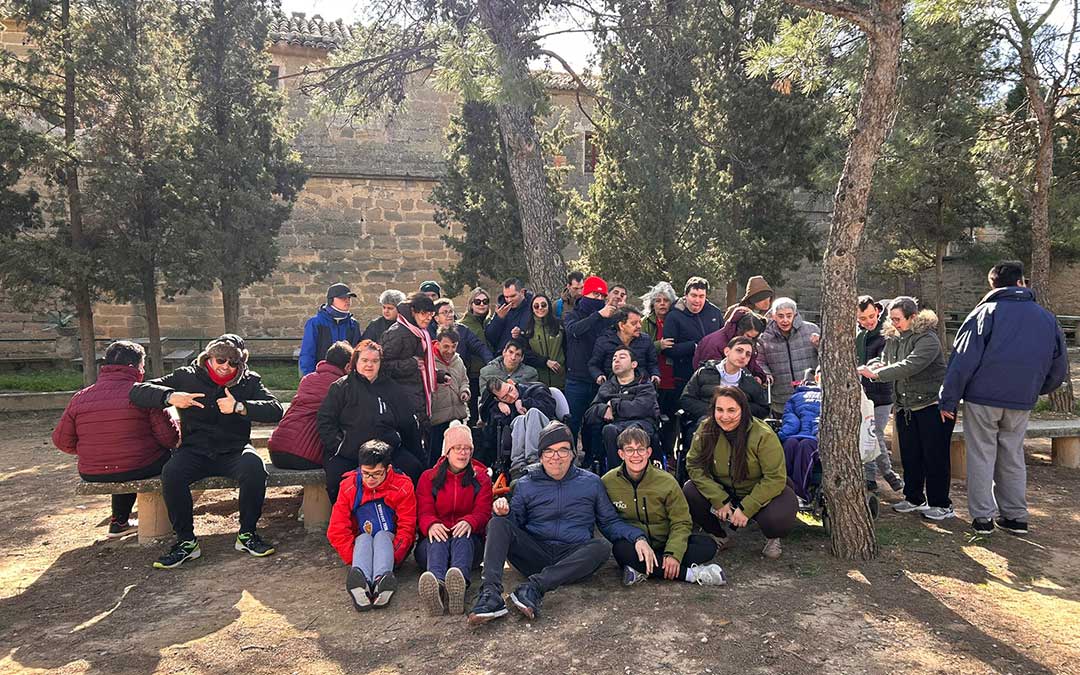 Un grupo de ATADI se subió a Pueyos a compartir el Choricer como llevan haciendo ya tres años. / ATADI