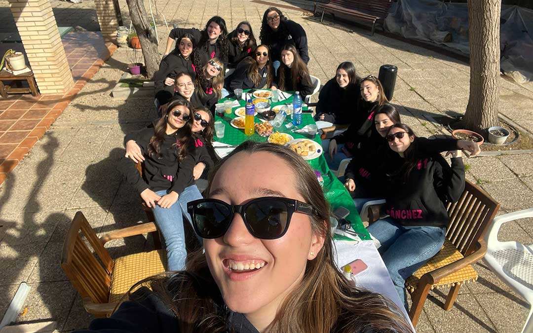Cuadrilla celebrando el Choricer en Val de Hueso en Alcañiz. / L.C.