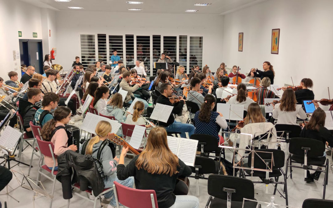 Uno de los ensayos entre los dos centros en Alcañiz./ CONSERVATORIO