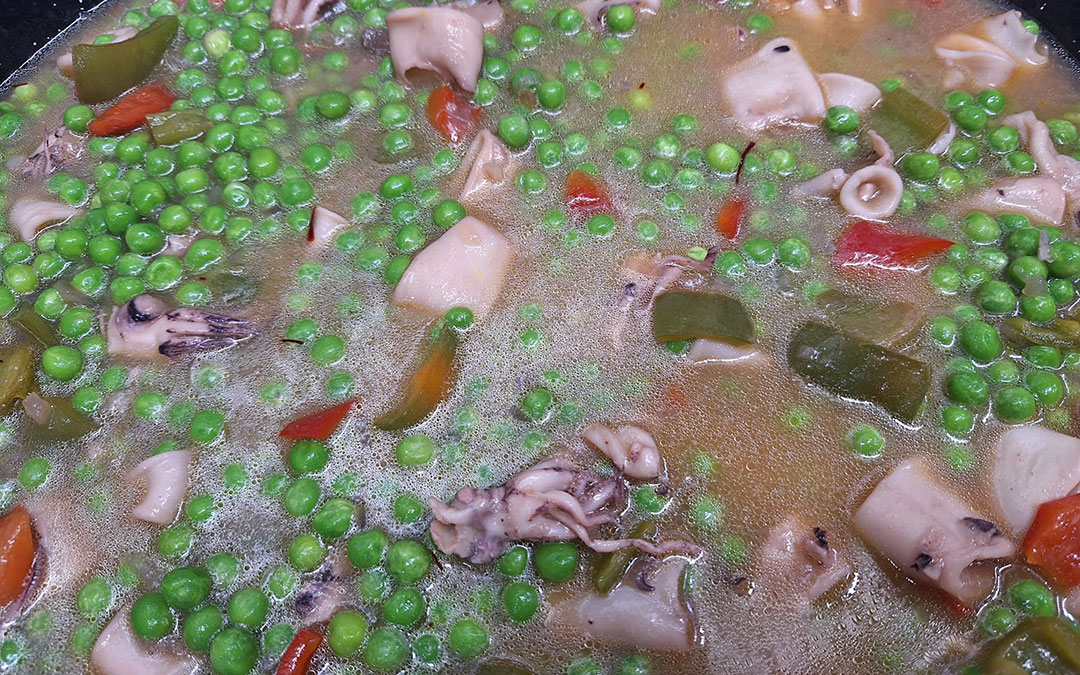 Guisantes con chipirones. / Manuel Barrau