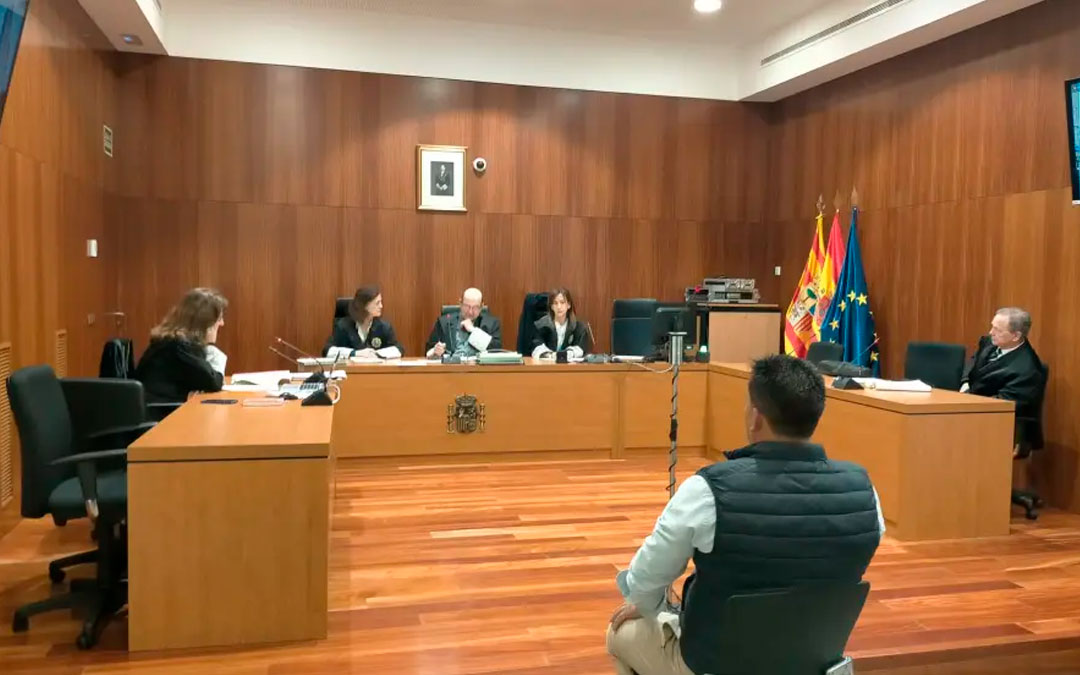 El juicio comenzó el pasado lunes tras tres intentos anteriores a los que no se presentaron las denunciantes./ Heraldo de Aragón