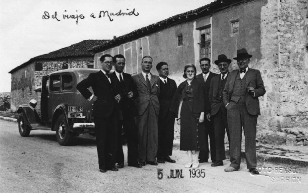 Segura, en el centro, en un viaje a Madrid en 1935 / Foto Benso
