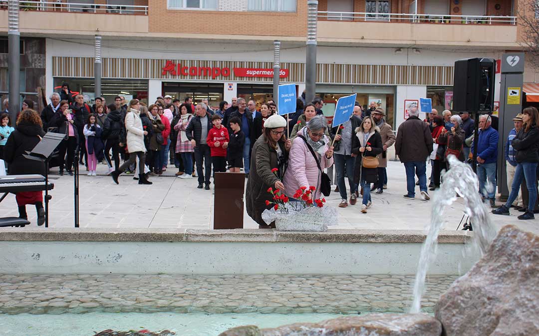 Conmemoración del Bombardeo de Alcañiz del 38 en la plaza 3 de marzo. / B. Severino