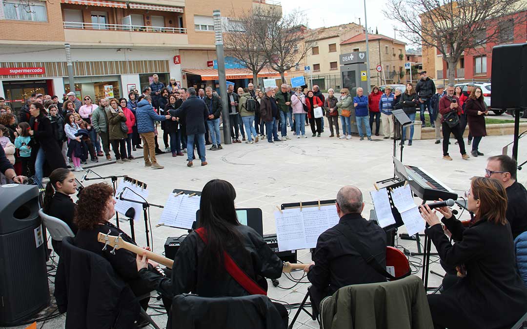 Conmemoración del Bombardeo de Alcañiz del 38 en la plaza 3 de marzo. / B. Severino