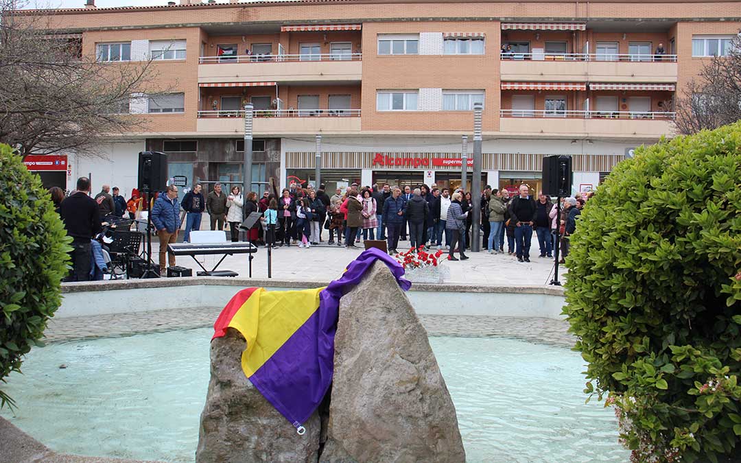 Conmemoración del Bombardeo de Alcañiz del 38 en la plaza 3 de marzo. / B. Severino