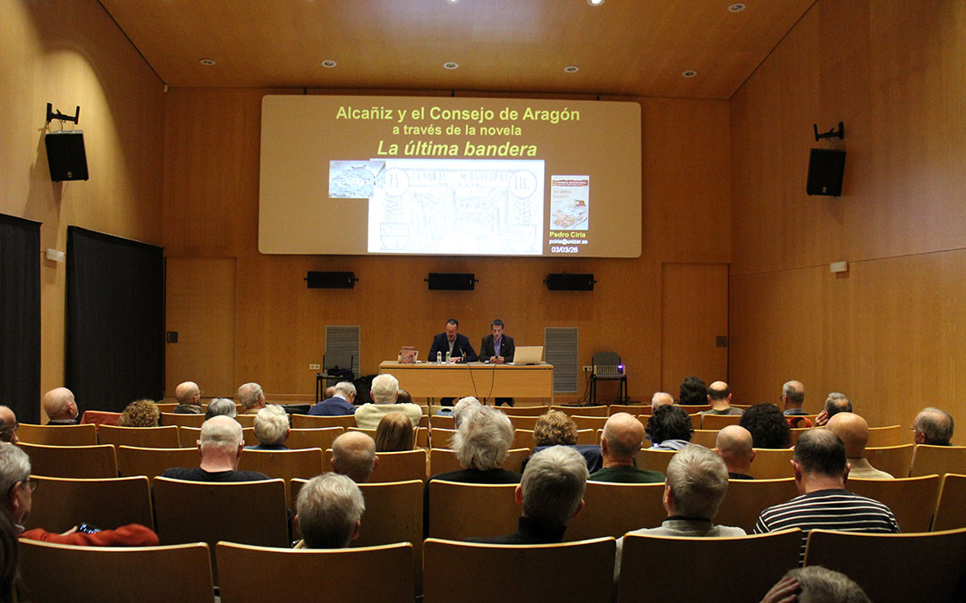 Conmemoración del Bombardeo de Alcañiz del 3 de marzo del 38 con charla sobre el Consejo de Aragón a cargo del historiador Pedro Ciria, autor de 'La última bandera'. / B. Severino