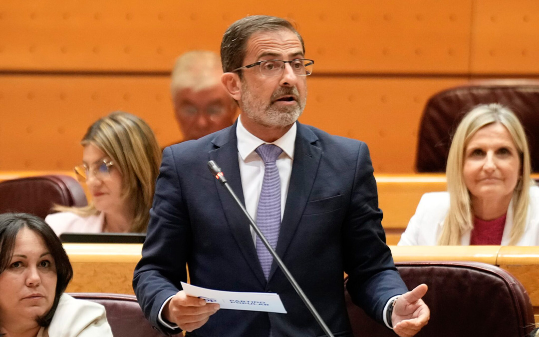 Comenzamos el Hoy por Hoy del Bajo Aragón de Radio La Comarca de este jueves con el debate de ayer en el Senado sobre las ayudas a Motorland. El Partido Popular presentó en comisión de educación, formación profesional y deporte una propuesta de moción para igualar las subvenciones que recibe el evento en comparación a las de Fórmula 1 de Montmeló. Conocemos más detalles sobre la propuesta y las reacciones de la oposición hablando con Carlos Boné, portavoz del PP en la comisión. También nos sumergimos en el inicio de la legislatura autonómica de la mano de los 7 diputados del Bajo Aragón Histórico que están en las Cortes. Primeras impresiones, negociaciones e intereses que defender durante estos cuatro años son algunas de las cuestiones de las que hemos hablado con ellos.