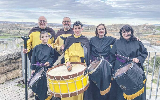Entre el negro y el amarillo, la familia Escuín Albiac de Caspe comparte su pasión