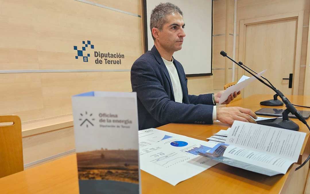 Antonio Abad, diputado delegado del área de Asistencia a Municipios, este lunes en rueda de prensa./ DPT