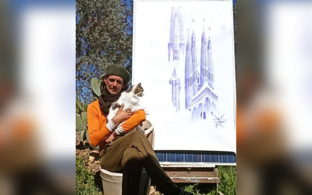 Nils se ha apresurado a dibujar la Sagrada Familia tras la última incorporación de la cruz en la torre más alta hace apenas un mes. / Archivo personal
