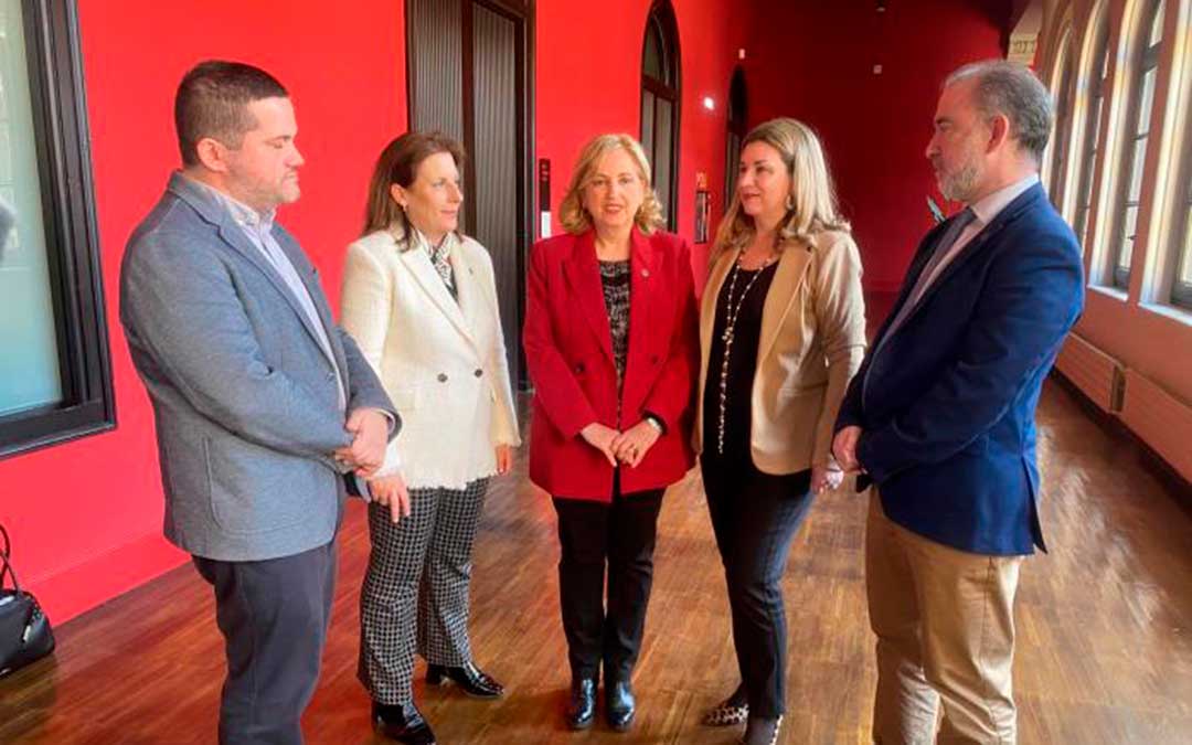 Rueda de prensa para informar sobre el proceso de implantación del Grado en Ingeniería Aeroespacial en Teruel este lunes / DGA