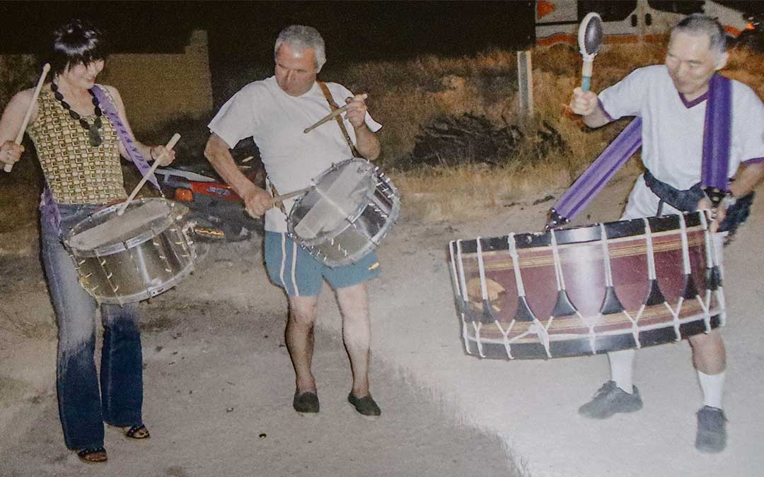 Lahoz ha viajado a varios lugares para representar a Calanda, entre ellos Japón. Varios locales quedaron encantados y visitaron el pueblo años después / Archivo personal