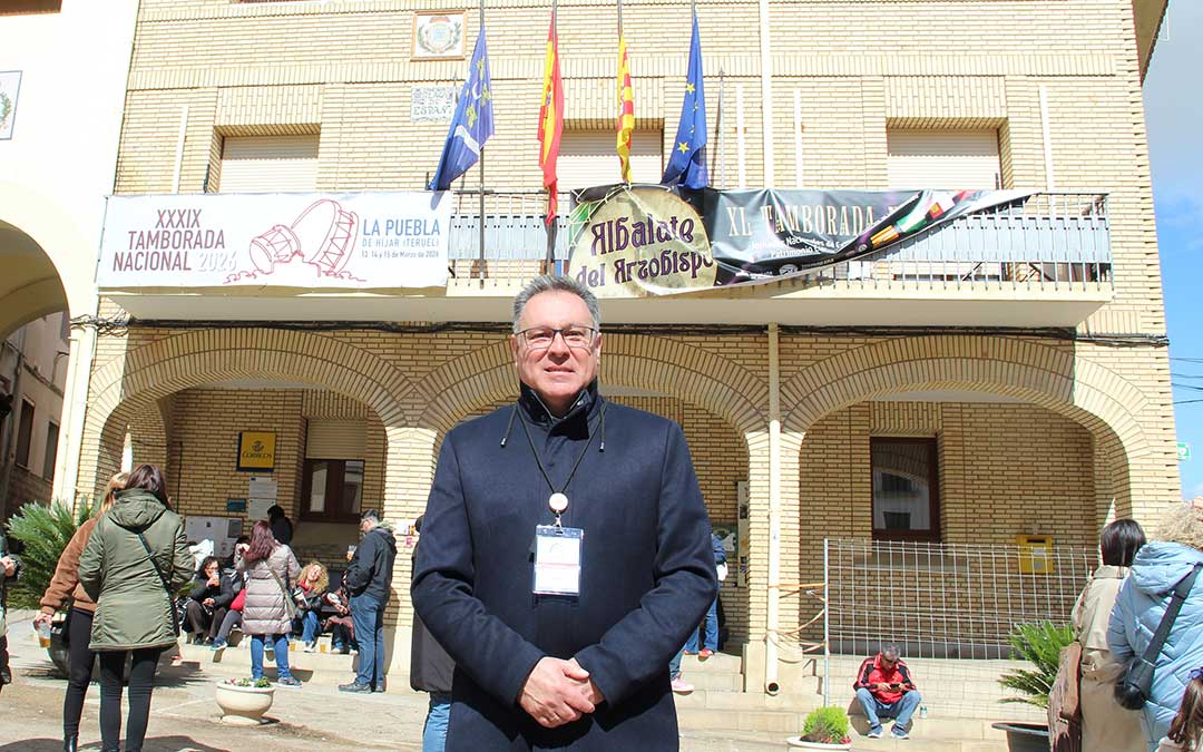 Paco Pastor, presidente del Consorcio Nacional de los pueblos del tambor y el bombo, en La Puebla, localidad organizadora de la Tamborada Nacional 2026 y donde Albalate toma el testigo para la de 2027. / B. Severino