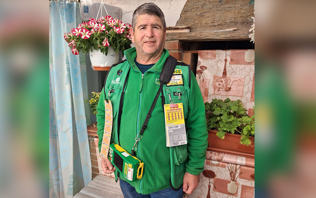 Juan Antonio López Vergara, vendedor en ruta de la ONCE en Cuencas Mineras. / ONCE