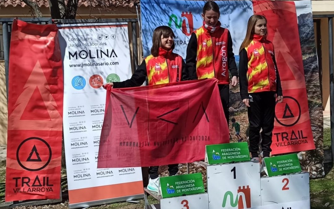 Ariadna Cortada se llevó el oro en la categoría infantil femenina y Leire Ferrer y Paula Villarroya fueron la segunda y tercera clasificada respectivamente/Joaquín Marco