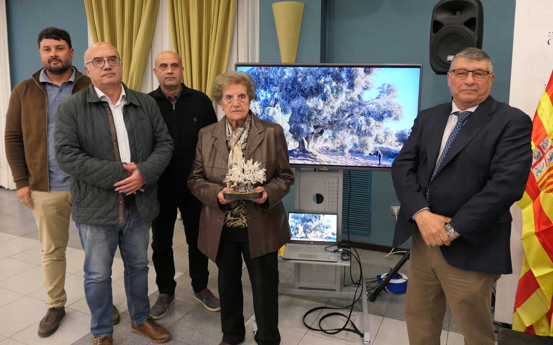 La familia Jubierre Cros ha recogido el premio para El Pitongo. / M.M.R.