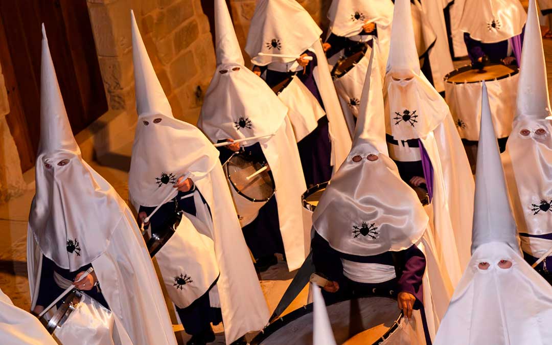 Imagen de archivo de una procesión en Valderrobres / Cofradía Santo Entierro