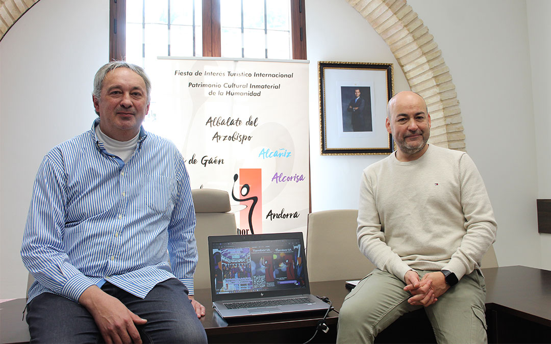 Luis Asensio y Fernando Galve durante la presentación de 'Tambor.ia'. / B.S.