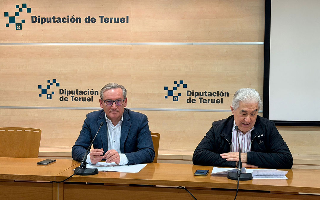 Instantes de la rueda de prensa con Joaquín Juste y Miguel Ángel Sauras Herranz. / DPT