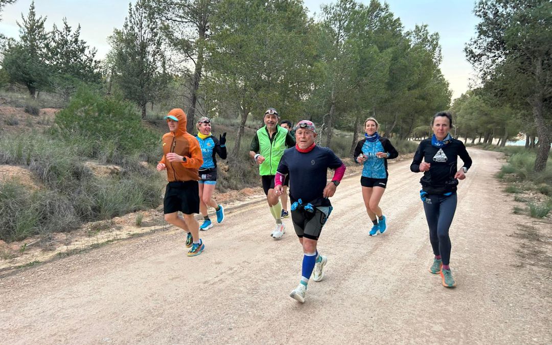 Varios participantes de la Backyard Ultra realizaron la semana pasada un entreno para coger sensaciones de cara a la carrera del próximo 18 de abril/ @backyard_alcaniz