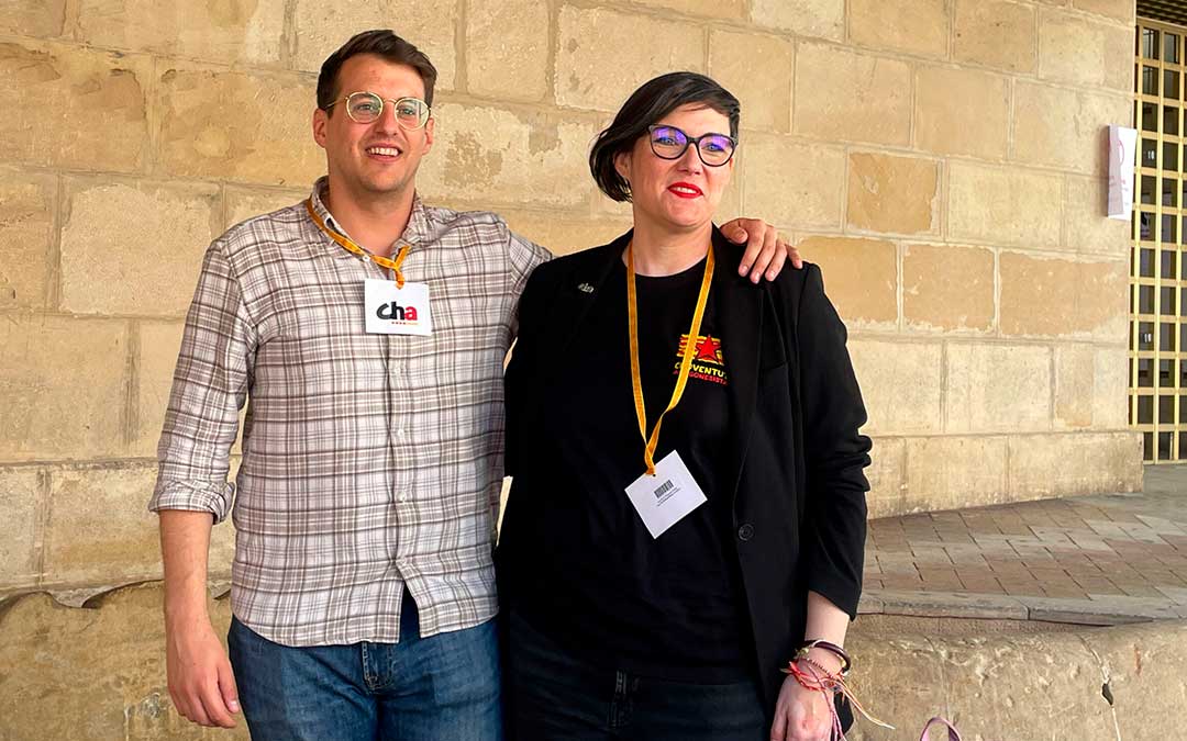 Jorge Pueyo y Verónica Villagrasa atienden a la prensa este sábado a mediodía tras la elección. / E. M.