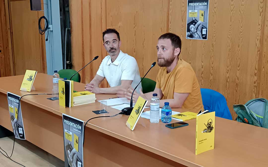 Álvaro Narro junto a Roberto Morote en la presentación de 'Conjunto Vacío' el pasado martes en Andorra / Ayto.