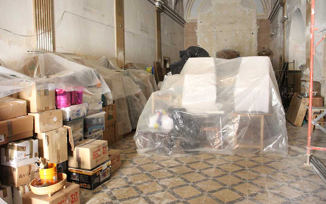 Estado en el que se encuentra el interior de la iglesia de Capuchinos. / L.C.