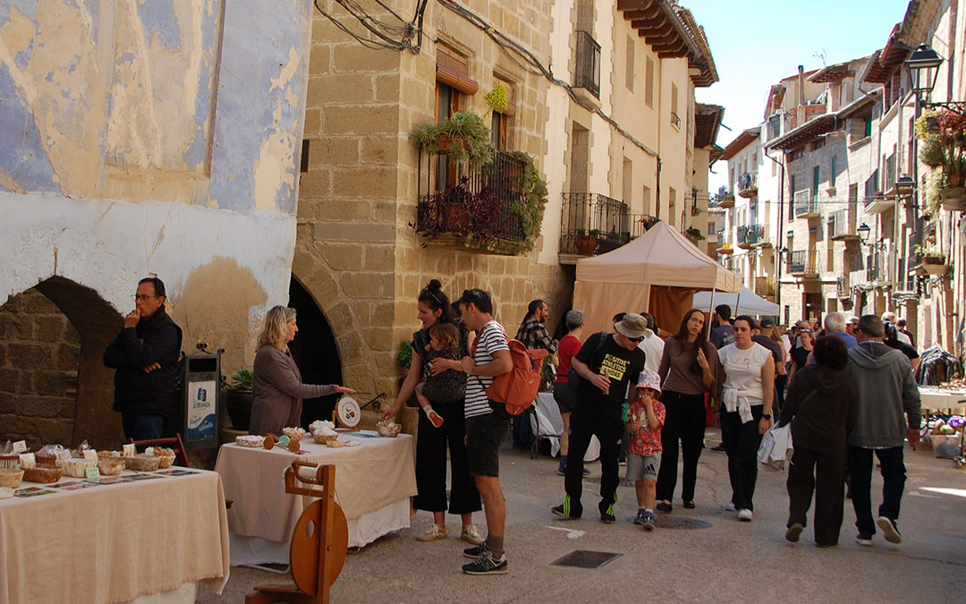 XXVI Feria de Antigüedades, artes, oficios, monedas y billetes en La Fresneda 2026. / B. Severino