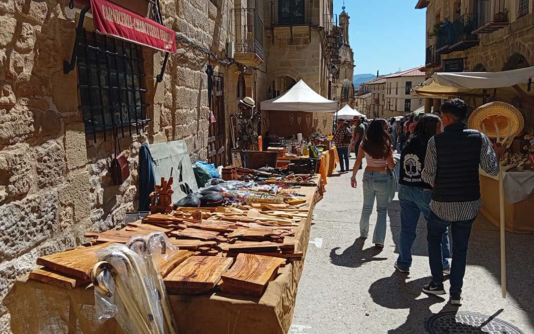 XXVI Feria de Antigüedades, artes, oficios, monedas y billetes en La Fresneda 2026. / B. Severino