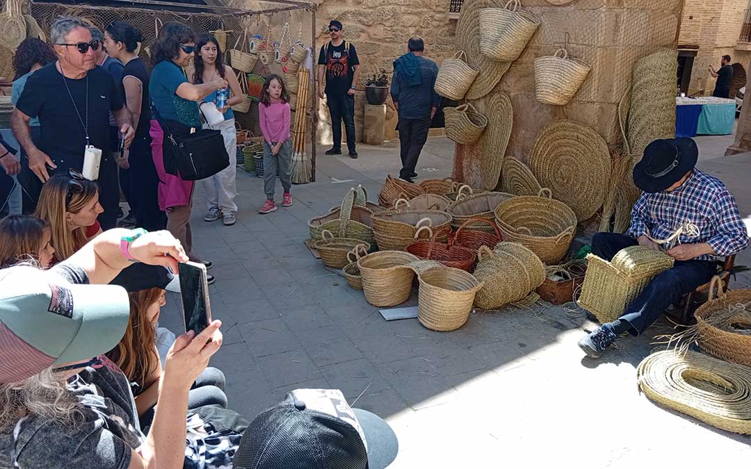 XXVI Feria de Antigüedades, artes, oficios, monedas y billetes en La Fresneda 2026. / B. Severino