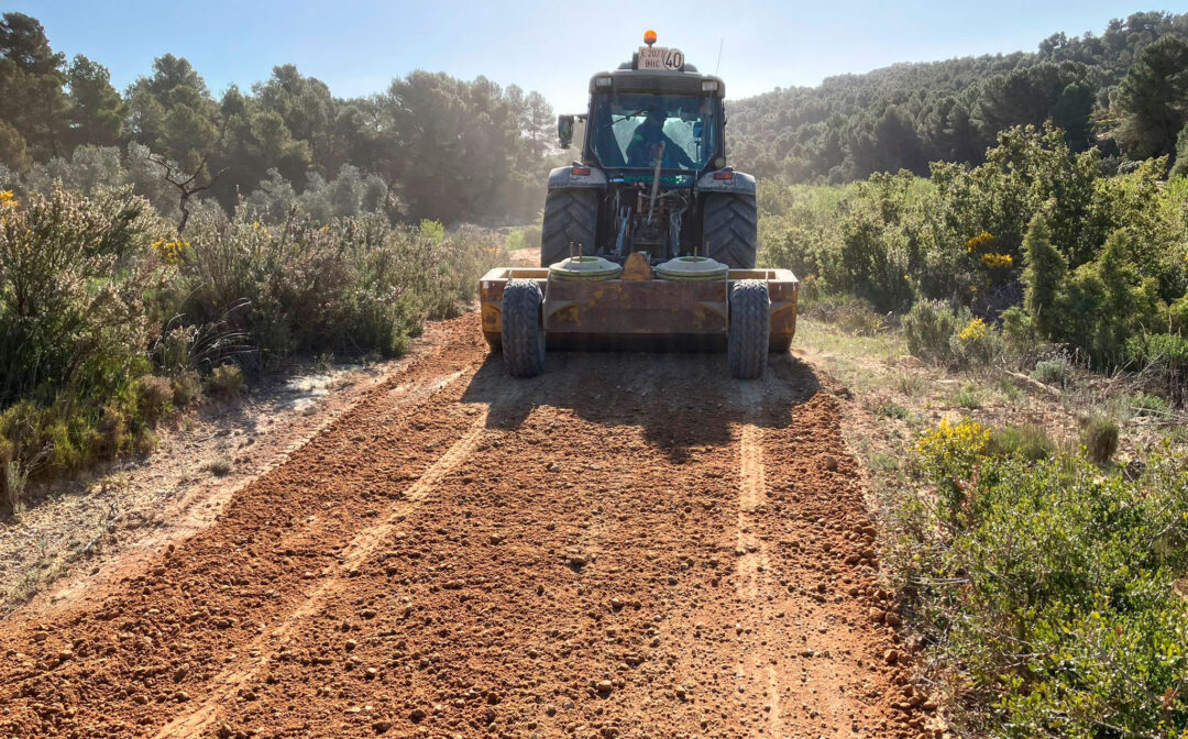 Tras la recepción de subvenciones estatal y autonómica, Mazaleón tiene este mes de abril para llevar a término las obras de reparación de los 75 kilómetros de caminos rurales dañados por la DANA del otoño de 2024. / Ayto. de Mazaleón