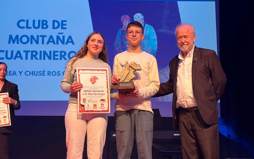 Andrea y Chusé Ros del Club Deportivo Cuatrineros, premio Mérito Deportivo. / A.F