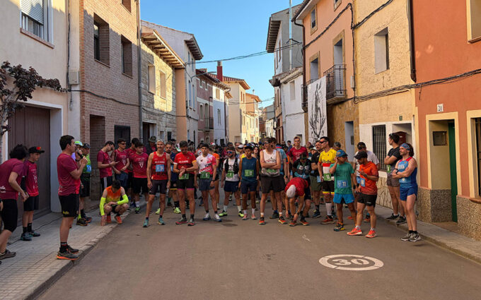 Un centenar de atletas estrenan en Muniesa la Corzo Trail Río Seco