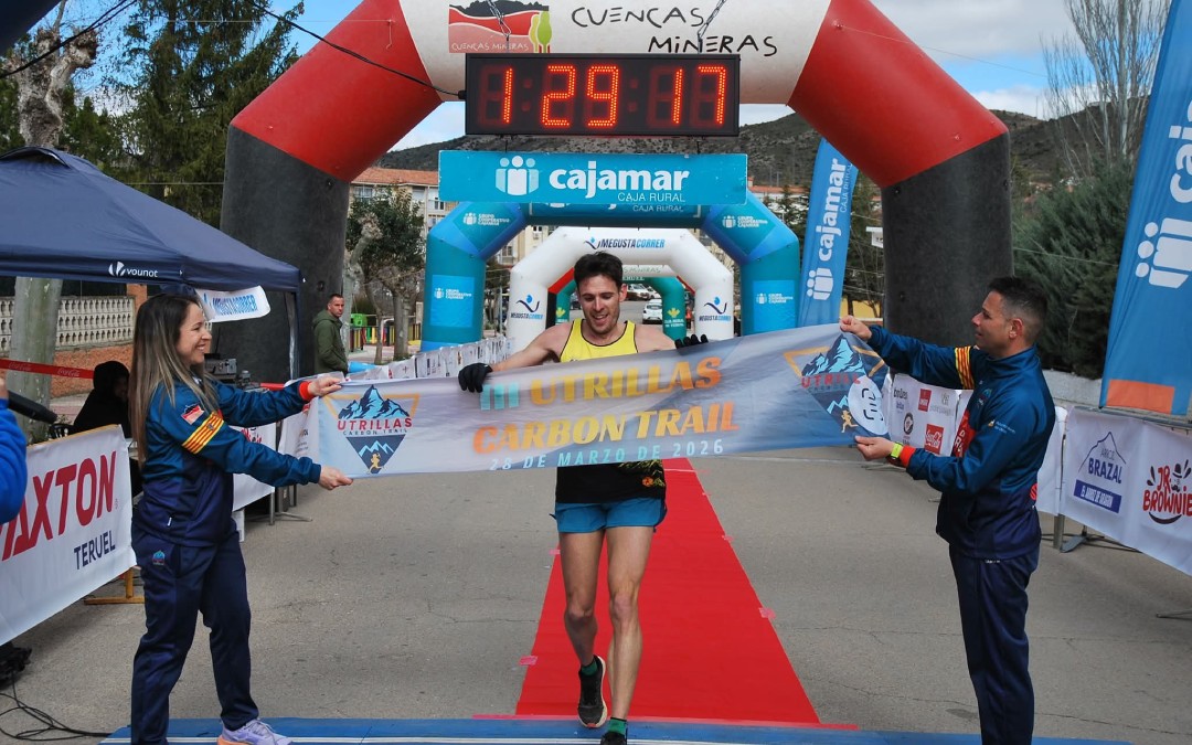 Nahum Calaceit en su llegada a meta en la Carbón Trail de Utrillas / Carbón Trail