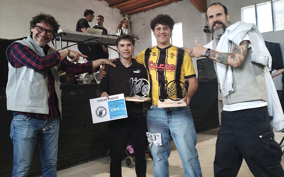 Participantes de Valderrobres en el VII Campeonato Intercomarcal de Morra de Noguera de Albarracín./Manuel Bel