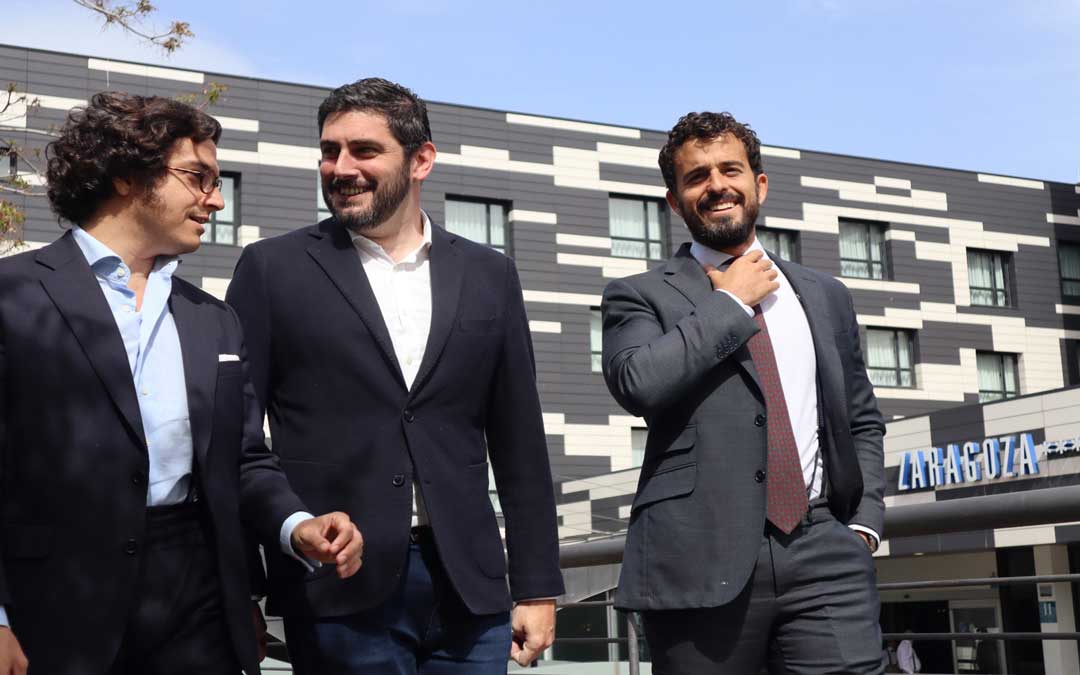 El equipo negociador de Vox a su salida del hotel en el que se ha celebró la reunión la semana pasada/ VOX
