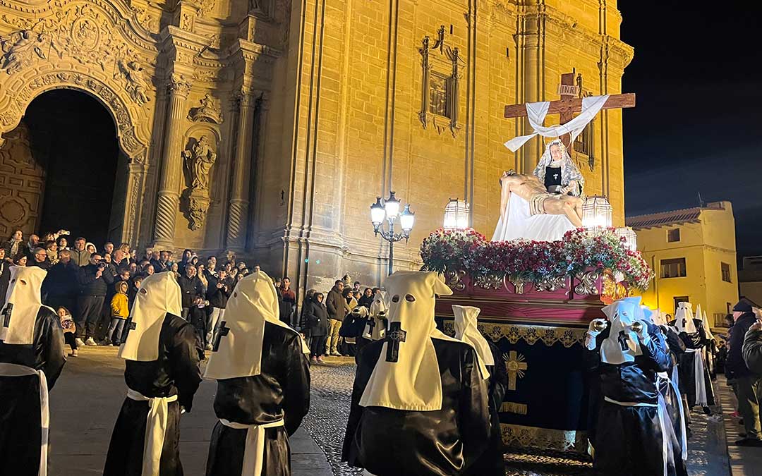 El paso de la Piedad / L. Castel