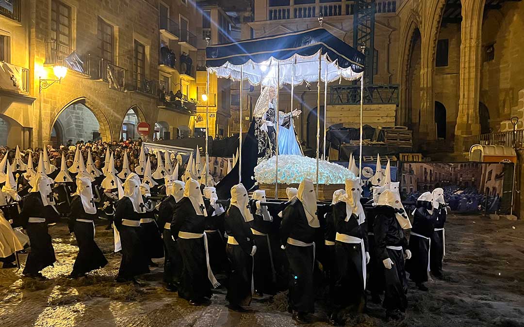 Retirada en la plaza España / L. Castel