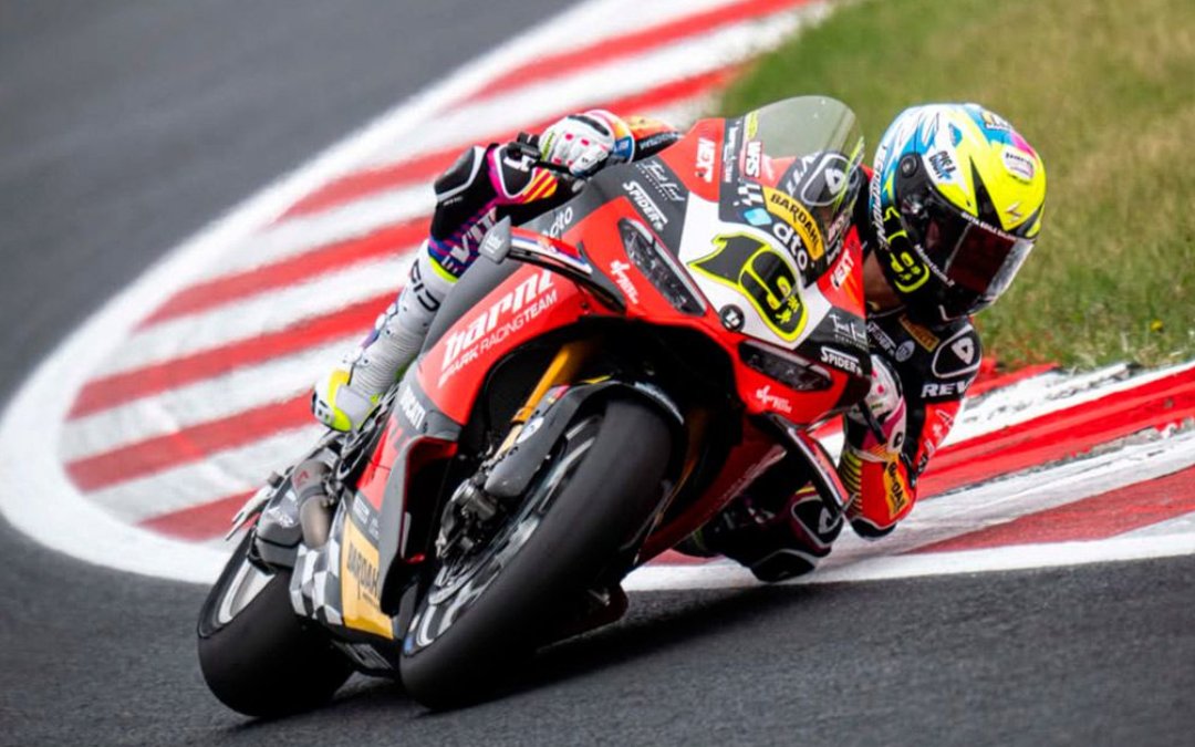 Álvaro Bautista durante una ronda del Campeonato Mundial de Superbikes/Todocircuito