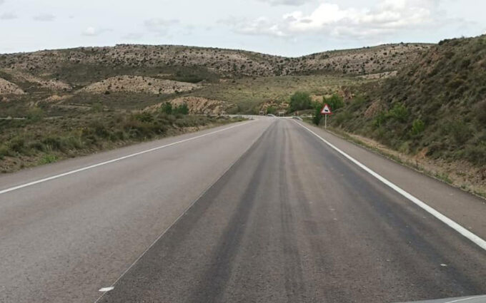 Alertan del peligro de circular por la A-222 entre Cuencas Mineras y Zaragoza, y exigen el "fin urgente" de sus obras